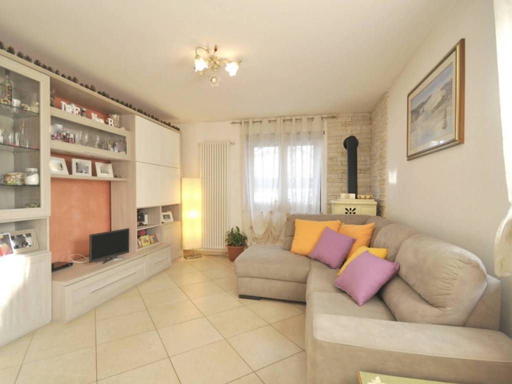 appartamento in vendita a Roana in zona Canove