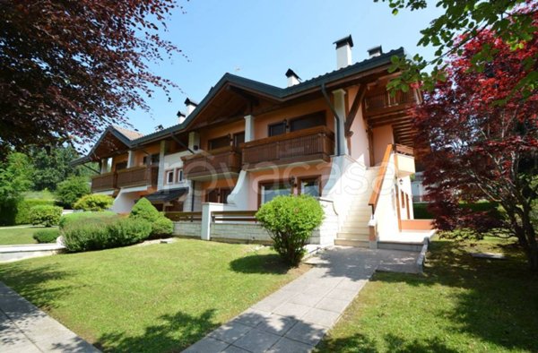 appartamento in vendita a Roana in zona Camporovere