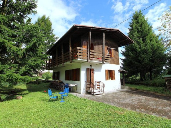 casa indipendente in vendita a Roana in zona Cesuna
