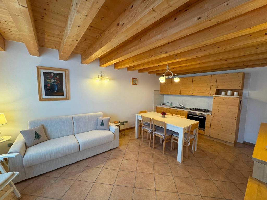appartamento in vendita a Roana in zona Cesuna