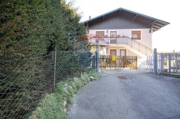 appartamento in vendita a Roana in zona Canove