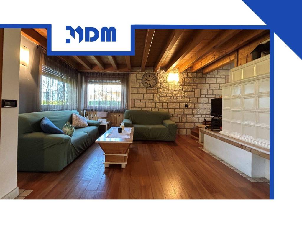 casa indipendente in vendita a Roana in zona Canove