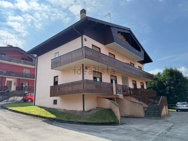 appartamento in vendita a Roana in zona Canove