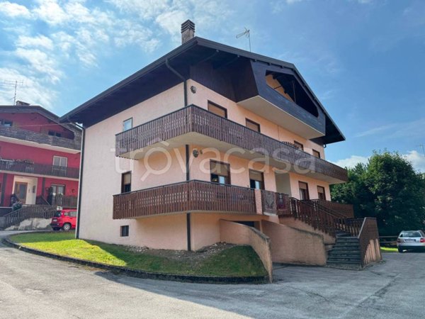 appartamento in vendita a Roana in zona Canove