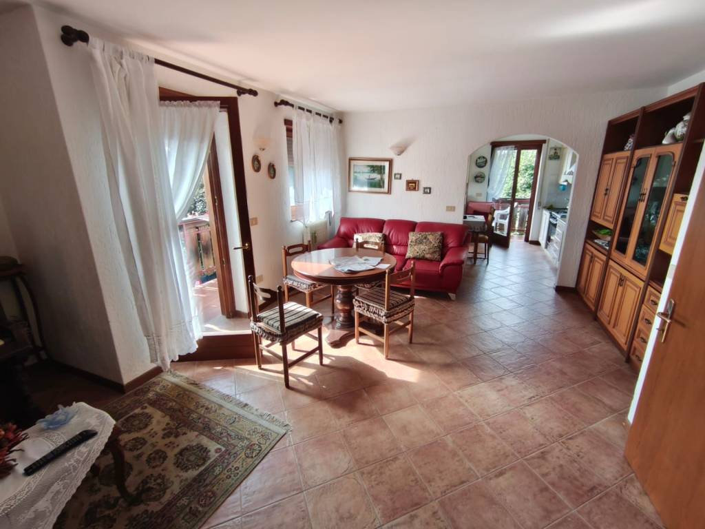 casa indipendente in vendita a Roana in zona Mezzaselva