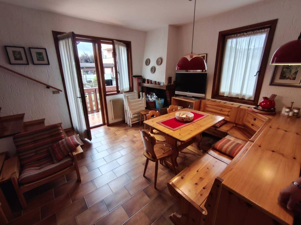 appartamento in vendita a Roana in zona Canove