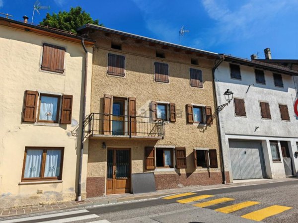 appartamento in vendita a Roana in zona Mezzaselva