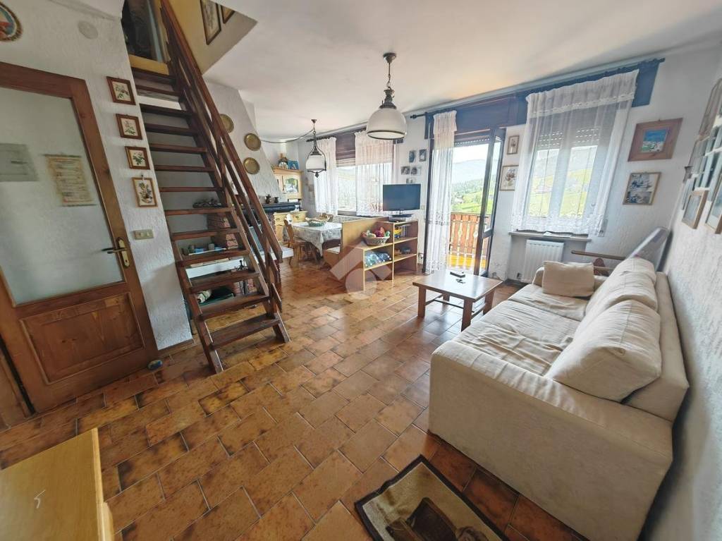 appartamento in vendita a Roana in zona Canove