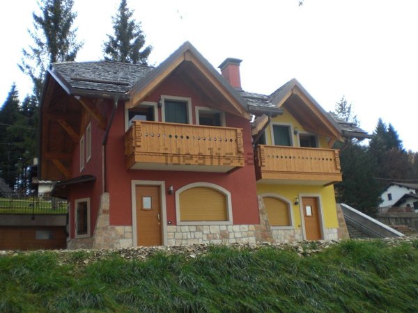 casa indipendente in vendita a Roana in zona Treschè Conca
