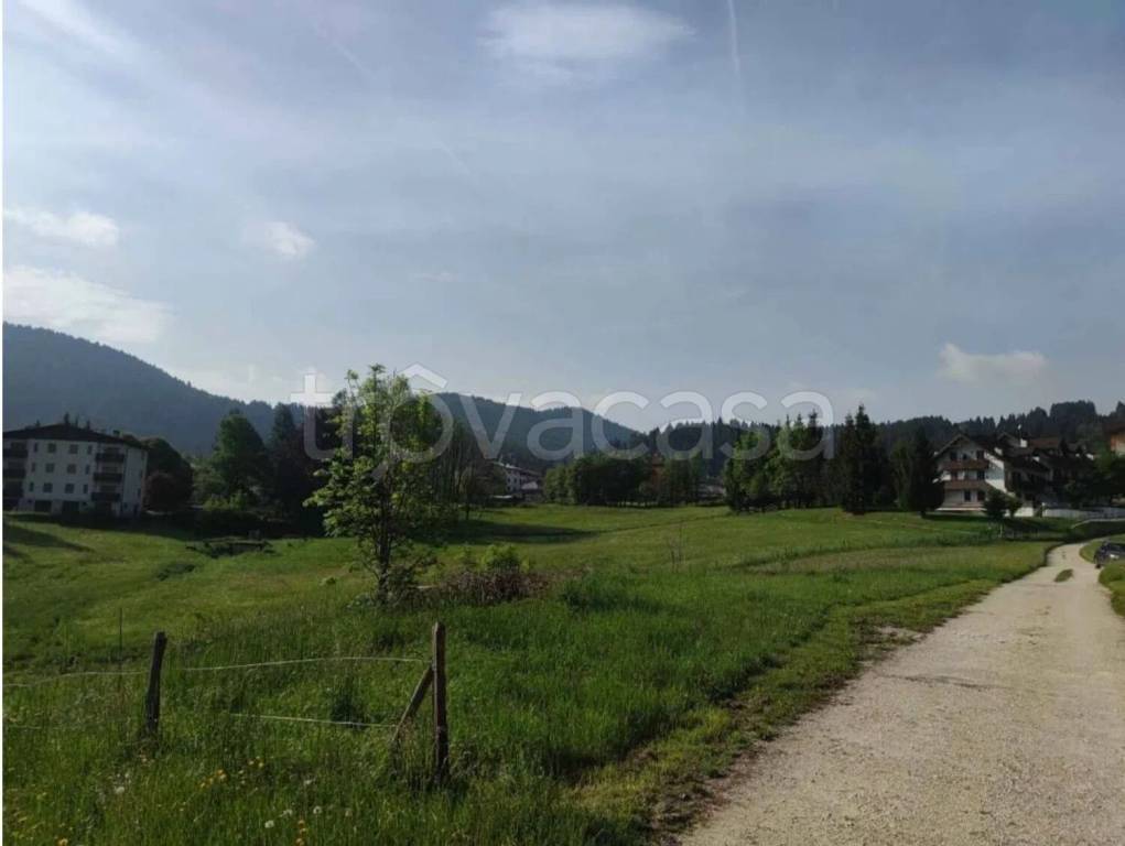 terreno edificabile in vendita a Roana in zona Canove