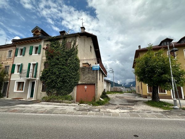 casa indipendente in vendita a Roana in zona Canove