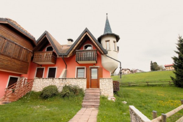 casa indipendente in vendita a Roana in zona Treschè Conca