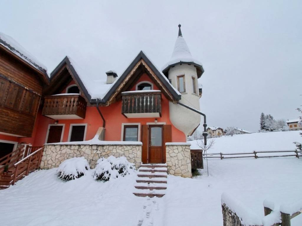 casa indipendente in vendita a Roana