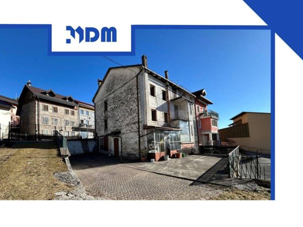 casa indipendente in vendita a Roana in zona Mezzaselva