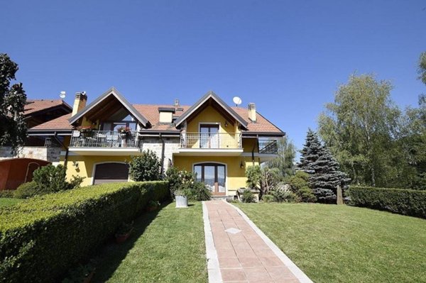 casa indipendente in vendita a Roana in zona Canove