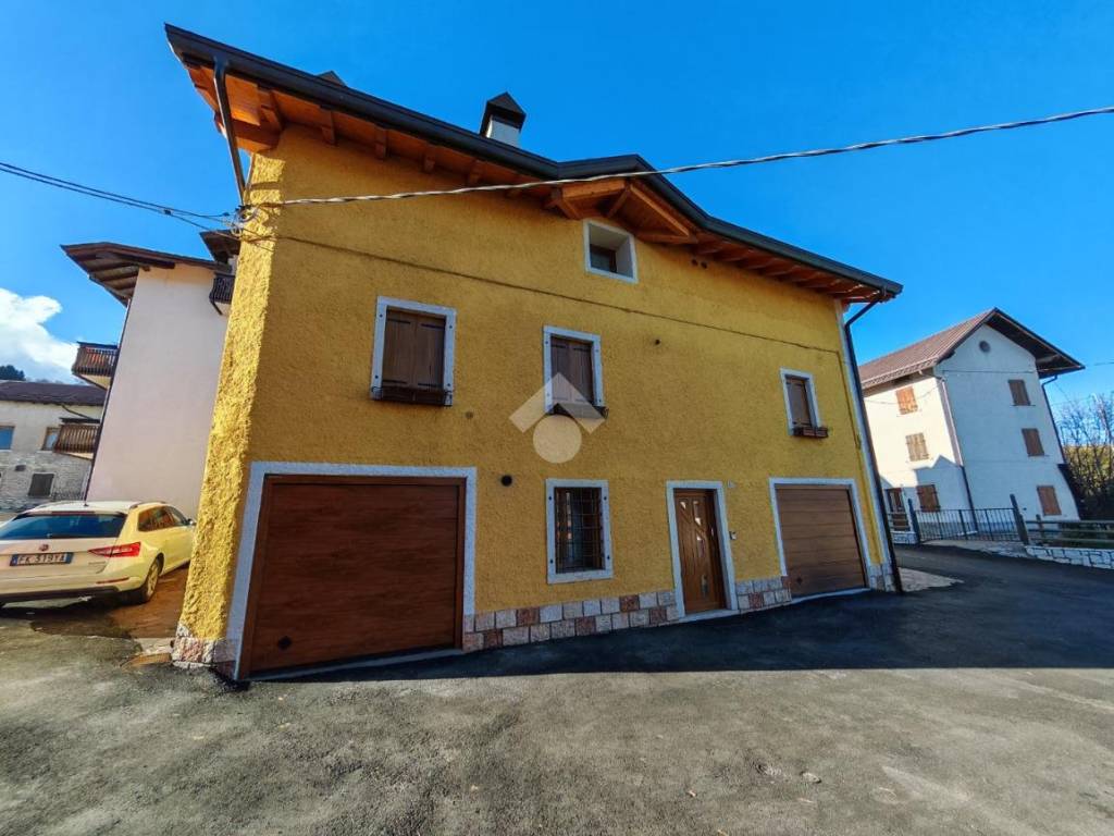 appartamento in vendita a Roana in zona Treschè Conca