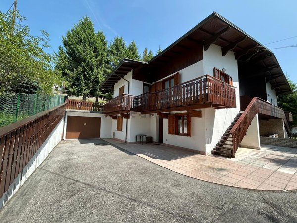 casa indipendente in vendita a Roana in zona Treschè Conca