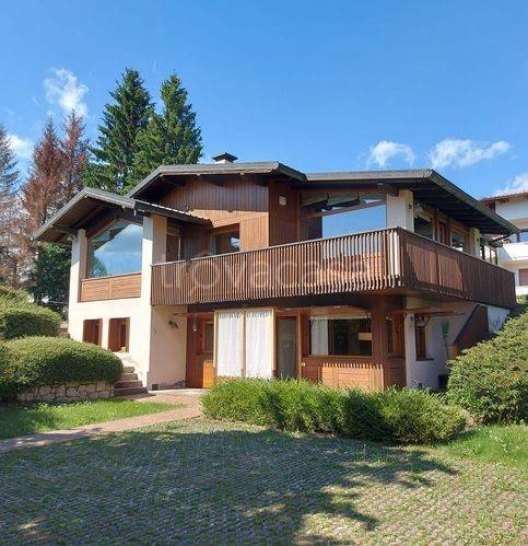 casa indipendente in vendita a Roana in zona Canove