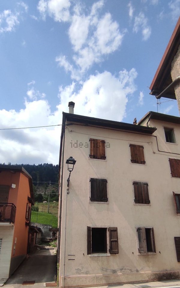 appartamento in vendita a Roana in zona Mezzaselva