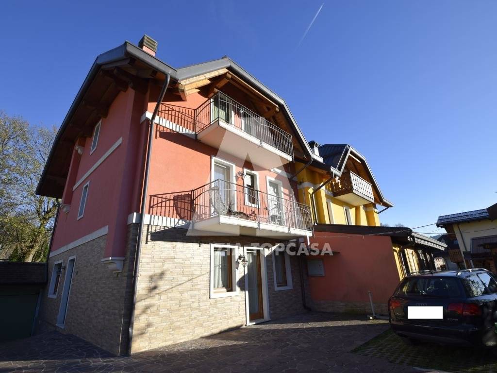 appartamento in vendita a Roana in zona Canove