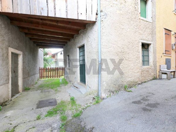 appartamento in vendita a Roana in zona Mezzaselva