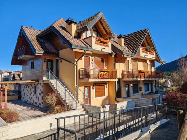 appartamento in vendita a Roana in zona Cesuna