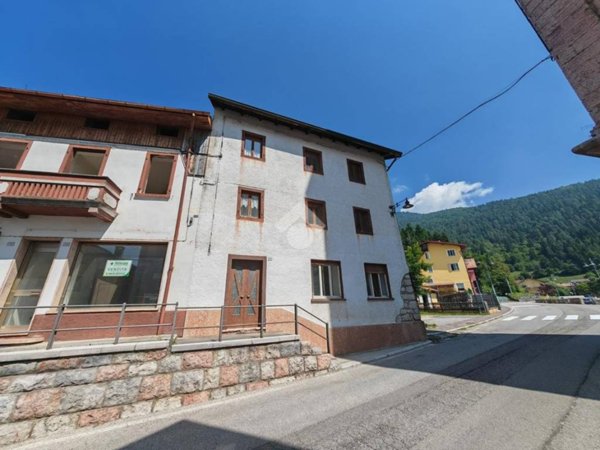 casa indipendente in vendita a Roana in zona Canove