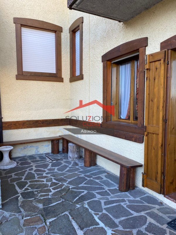 appartamento in vendita a Roana in zona Cesuna