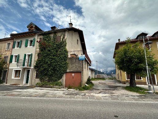 casa indipendente in vendita a Roana in zona Canove