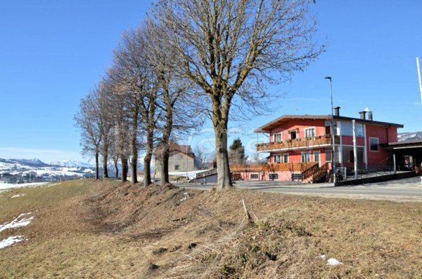 appartamento in vendita a Roana in zona Canove