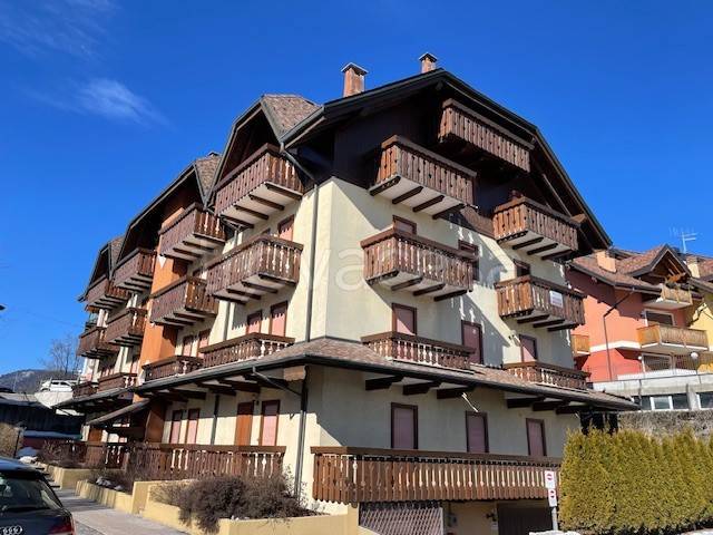 appartamento in vendita a Roana in zona Canove