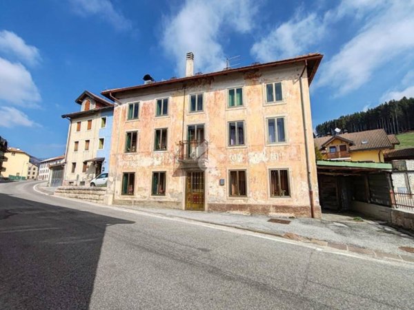 casa indipendente in vendita a Roana in zona Camporovere