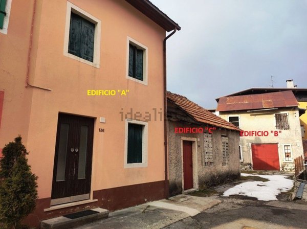 casa indipendente in vendita a Roana in zona Cesuna