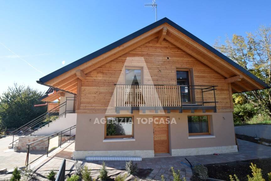 appartamento in vendita a Roana in zona Camporovere