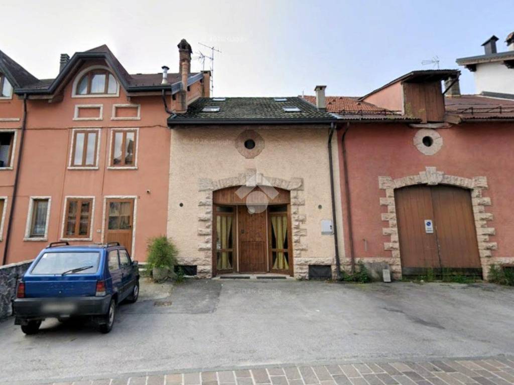 casa semindipendente in vendita a Roana in zona Camporovere