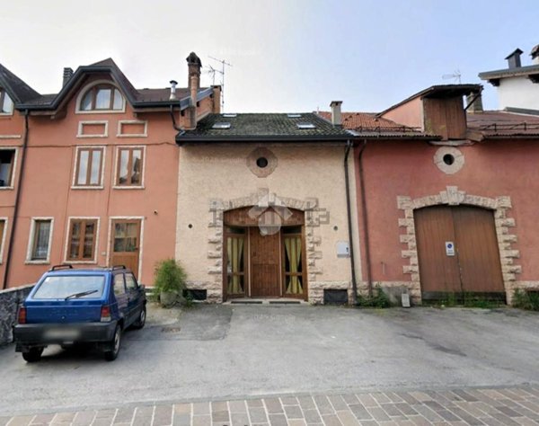 casa semindipendente in vendita a Roana in zona Camporovere