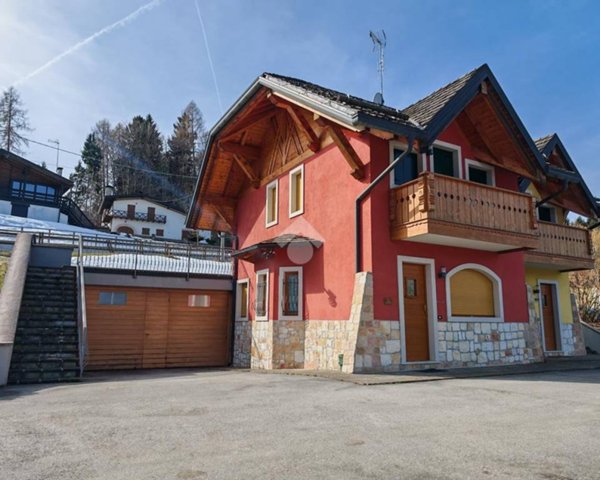 casa indipendente in vendita a Roana in zona Canove