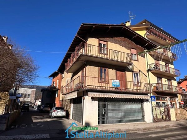 casa indipendente in vendita a Roana in zona Canove