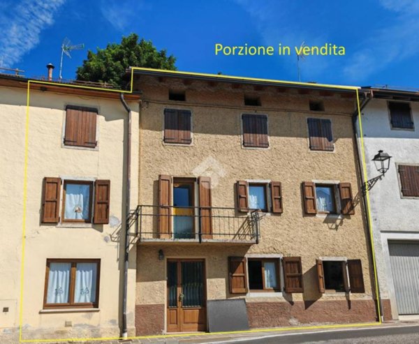 casa indipendente in vendita a Roana in zona Mezzaselva