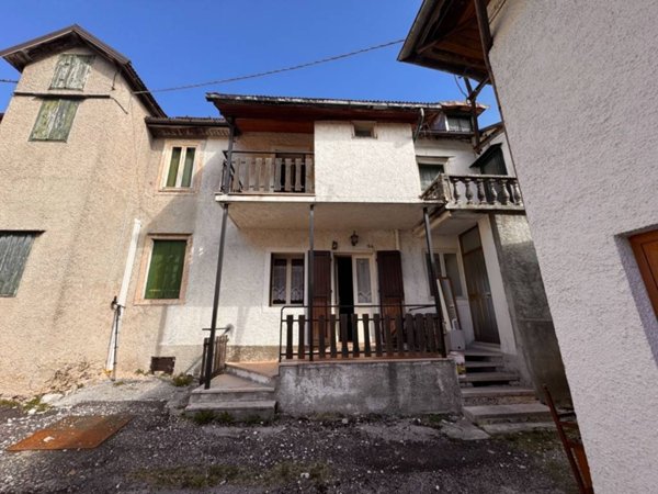 appartamento in vendita a Roana in zona Cesuna