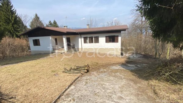 casa indipendente in vendita a Roana in zona Cesuna