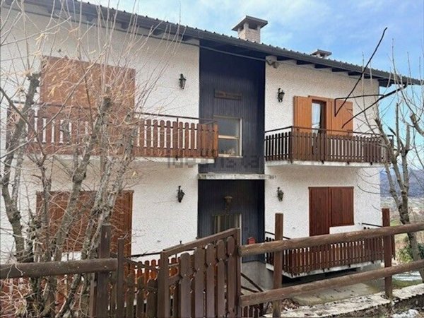 appartamento in vendita a Roana in zona Canove