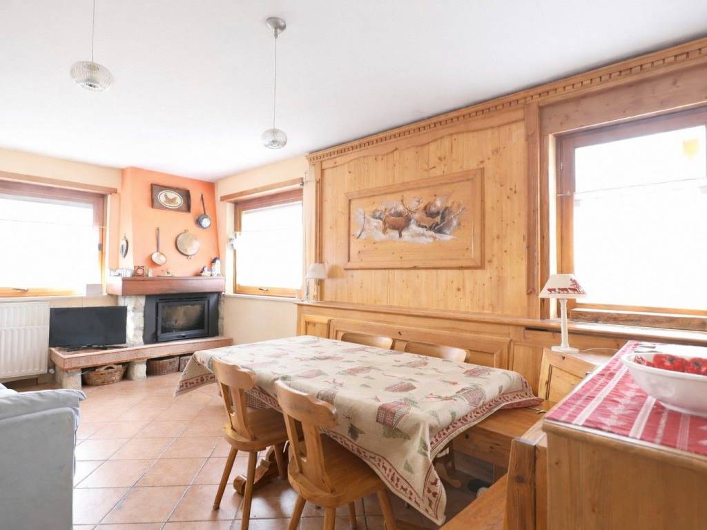 casa indipendente in vendita a Roana in zona Canove