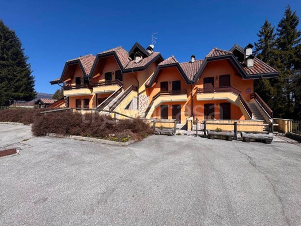 appartamento in vendita a Roana in zona Canove