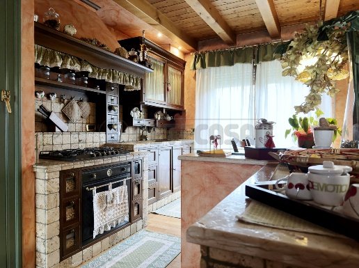 appartamento in vendita a Roana in zona Canove