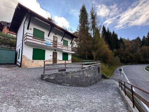 appartamento in vendita a Roana in zona Cesuna