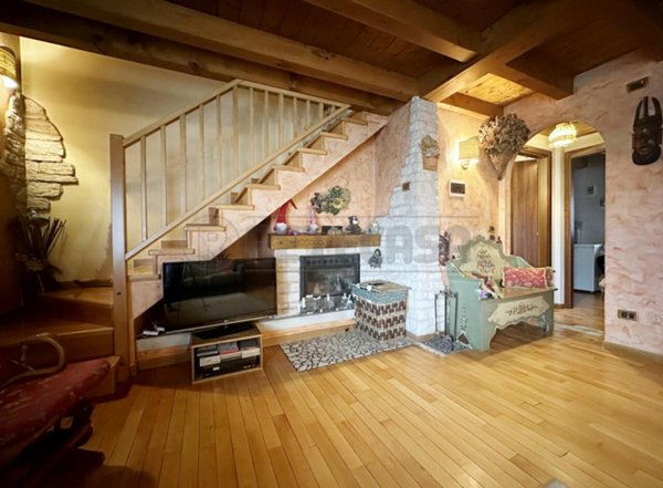 appartamento in vendita a Roana in zona Canove