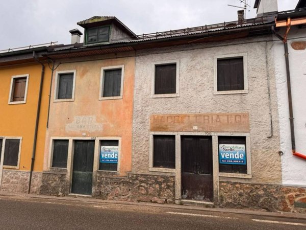 casa indipendente in vendita a Roana in zona Cesuna