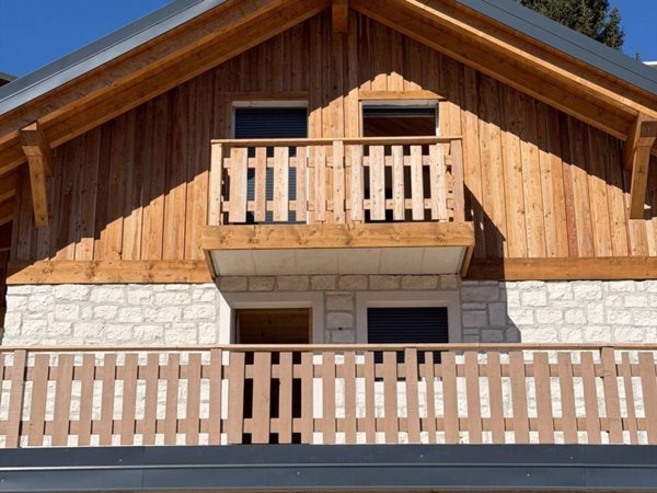 appartamento in vendita a Roana in zona Cesuna