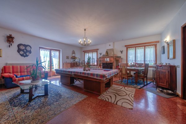 casa indipendente in vendita a Roana in zona Canove